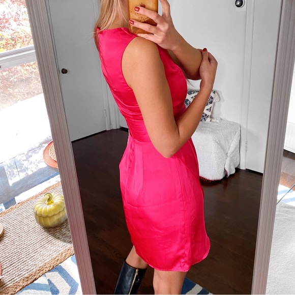 💗 VILA PINK SATIN COCKTAIL DRESS! - Picture 5 of 16
